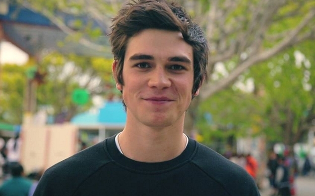 KJ Apa Height, Weight, Age, Family, Body Stats, Net Worth, Girlfriend