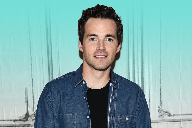 Ian Harding Height, Weight, Age, Family, Net Worth, Girlfriend, Facts