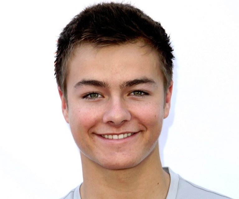 Peyton Meyer Height, Weight, Age, Family, Net Worth, Girlfriends