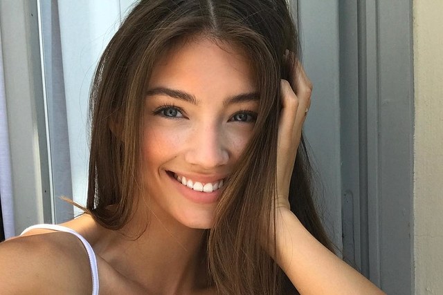 Lorena Rae. 