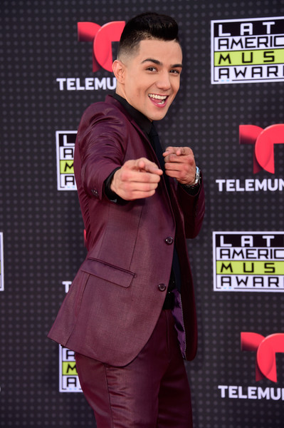 Luis Coronel height weight