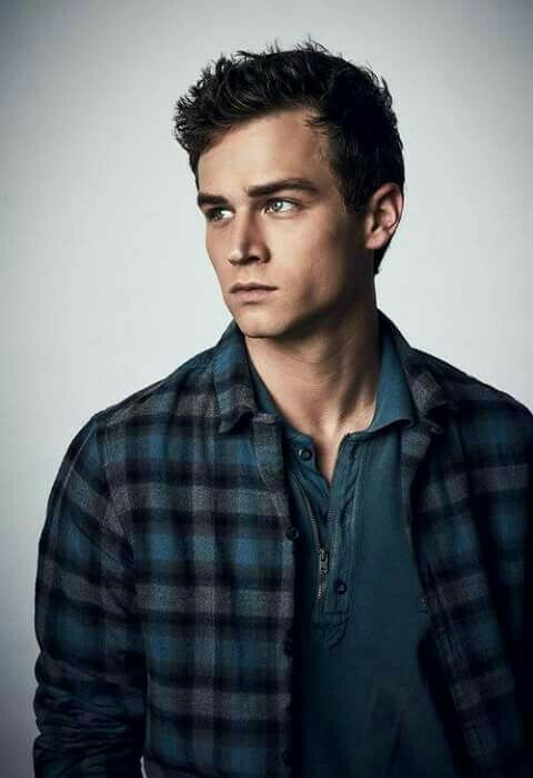 Brandon Flynn height weight