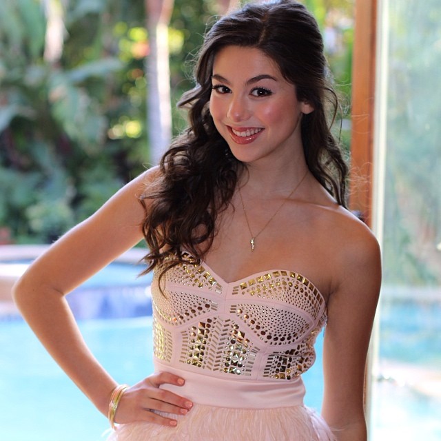 Kira Kosarin • Altura, Peso, Medidas do corpo, Idade, Biografia, Wiki