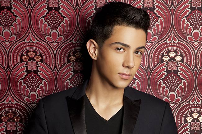 Luis Coronel Height, Weight, Age, Family, Net Worth, Girlfriend