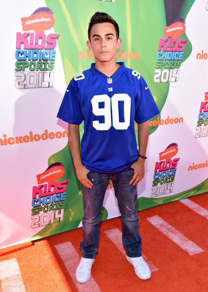 Tyler Alvarez height weight