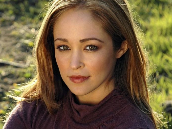 Autumn Reeser Height Age Measurements Net Worth