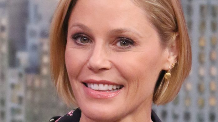 Julie Bowen Height Age Measurements Net Worth