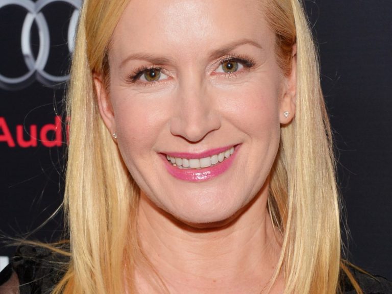 Angela Kinsey Height Age Measurements Net Worth