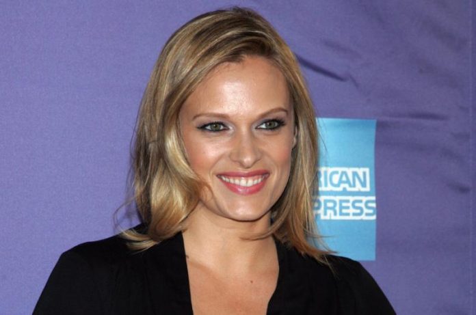 Vinessa Shaw Height Age Measurements Net Worth